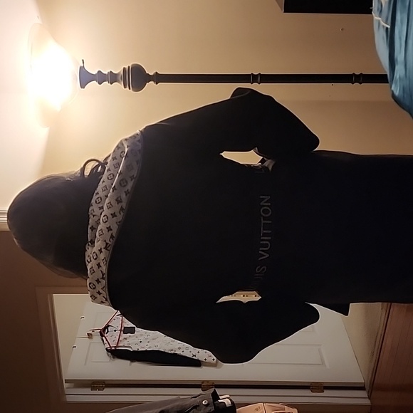 Louis Vuitton Black Coat with Gray Monogram - Picture 8 of 10